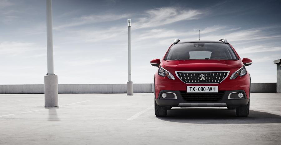  Peugeot 2008 2016 года  (фото 5 из 33)